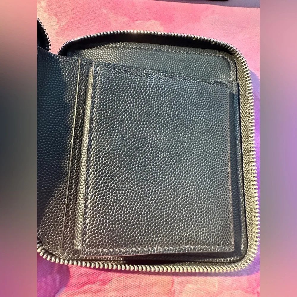 Vintage Yves Saint Laurent Men’a Wallet (EUC; Black)